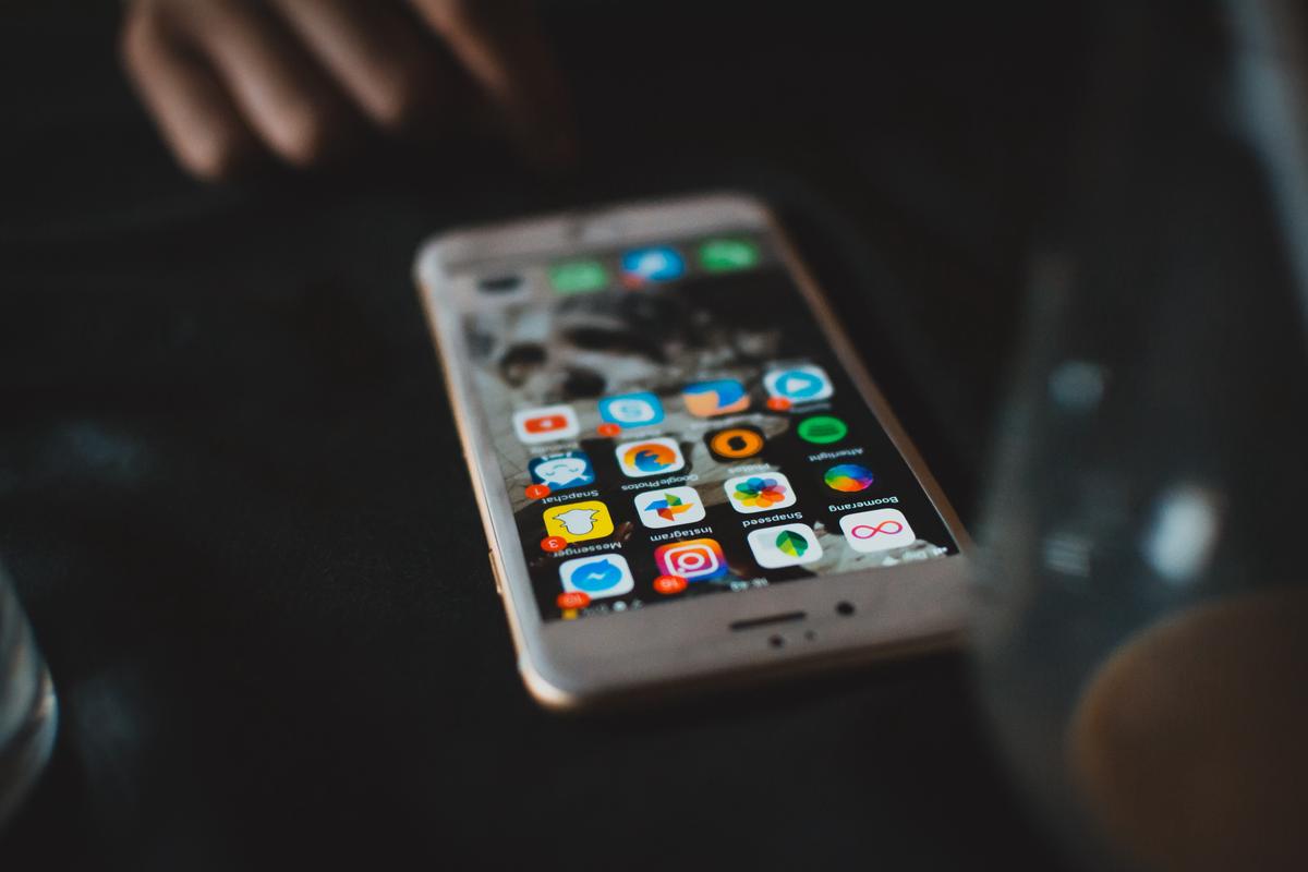 An image illustrating the benefits of engaging Instagram content for fencing businesses